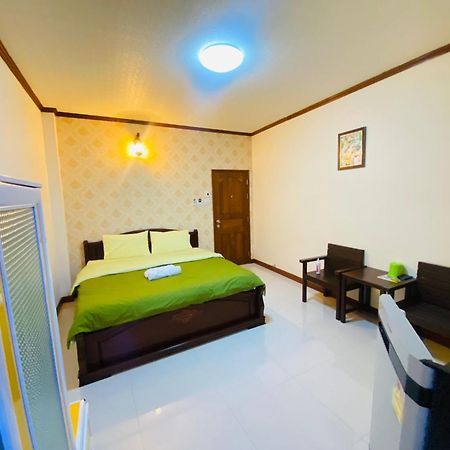 Rak Ban Kerd House Hotel Szicsang-sziget Kültér fotó