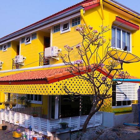 Rak Ban Kerd House Hotel Szicsang-sziget Szoba fotó