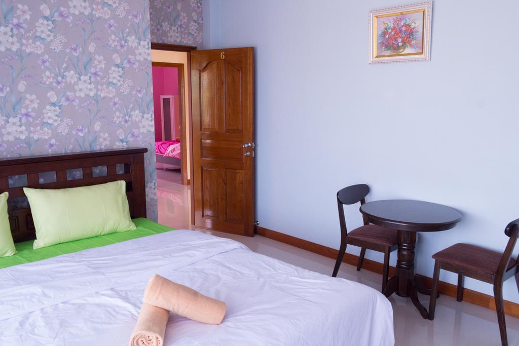 Rak Ban Kerd House Hotel Szicsang-sziget Szoba fotó