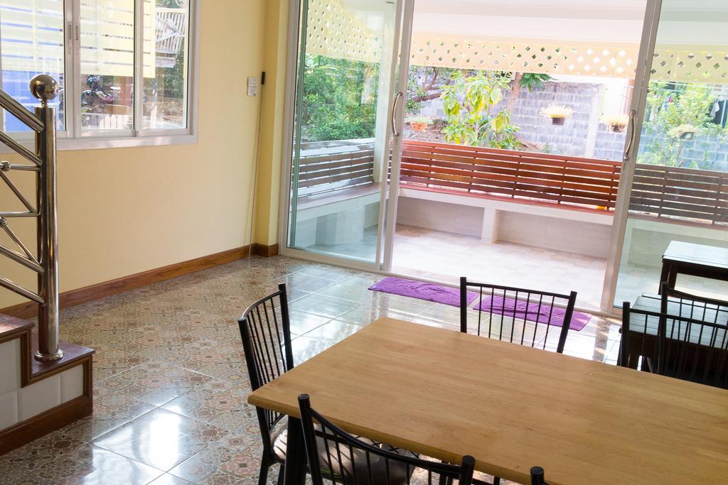 Rak Ban Kerd House Hotel Szicsang-sziget Szoba fotó